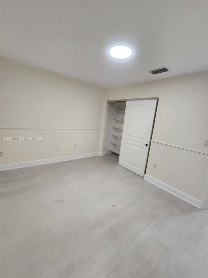 200 Southwest 113th Avenue #204 - Photo 6 of 27