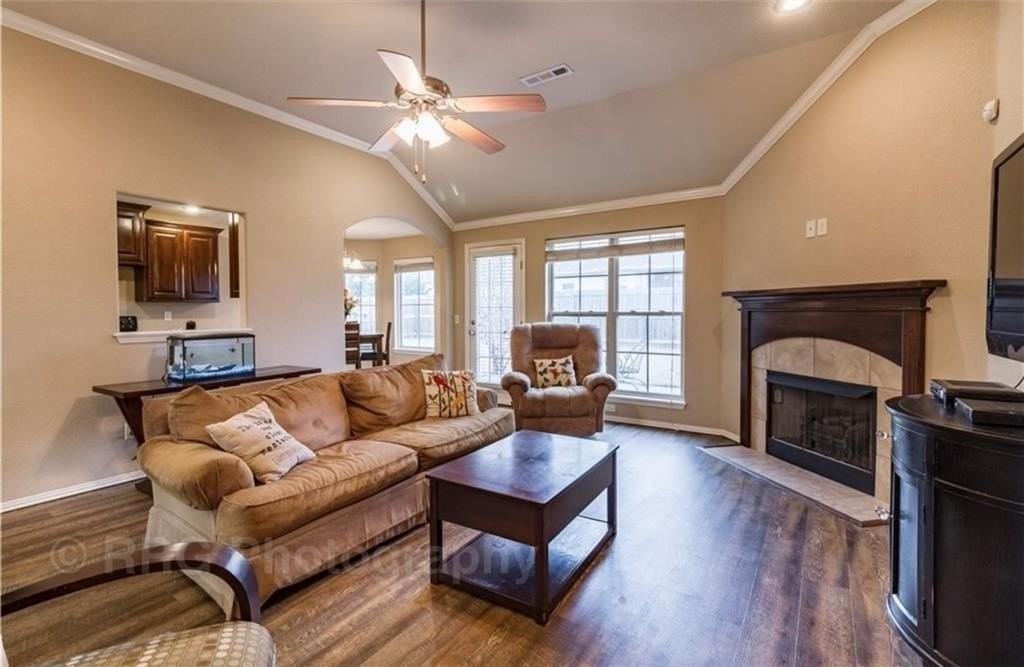 6082 Cord Ave - Photo 3 of 18