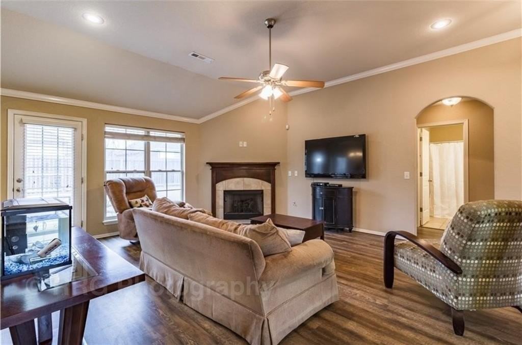 6082 Cord Ave - Photo 4 of 18