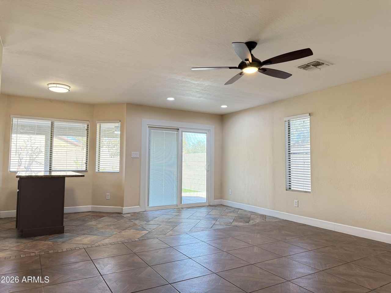 23644 W Parkway Dr - Photo 4 of 25