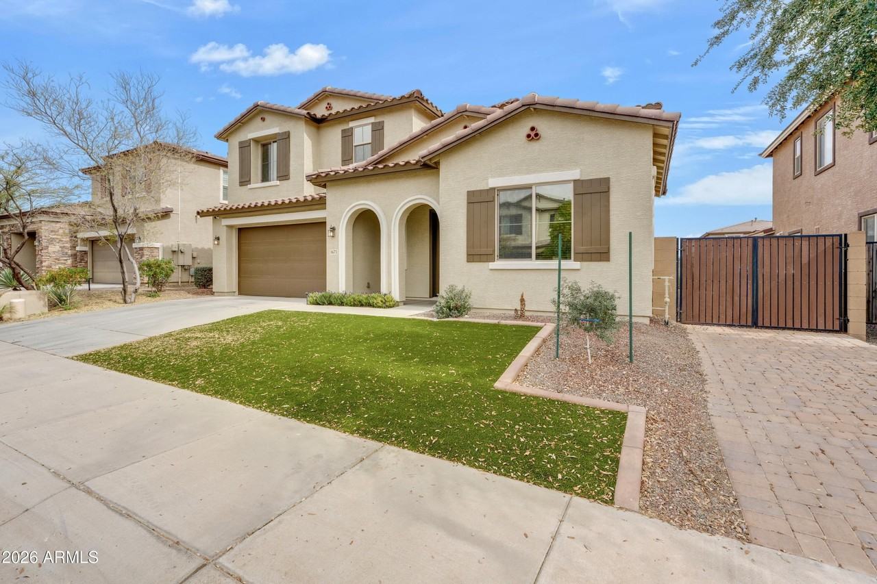 1671 N 214th Ave - Photo 2 of 48