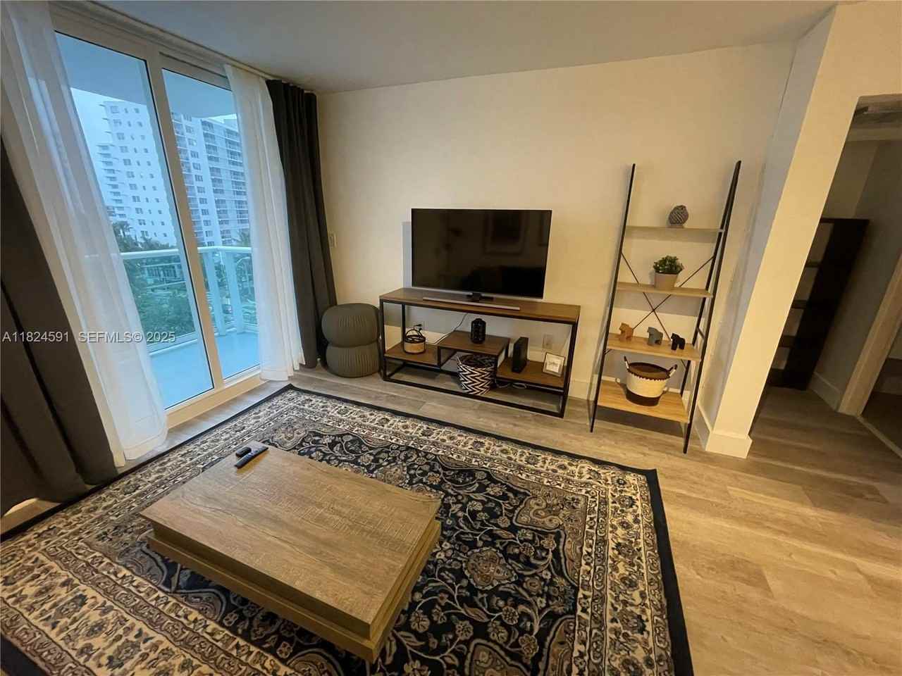 1035 West Avenue #707 - Photo 5 of 6