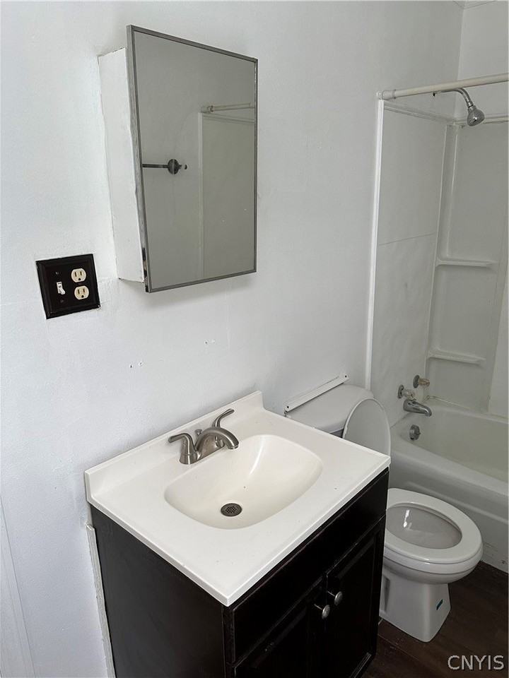 705 N James St Apt 3 #3 - Photo 6 of 15