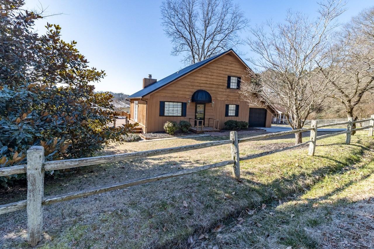 7 Broadway St - Photo 2 of 21