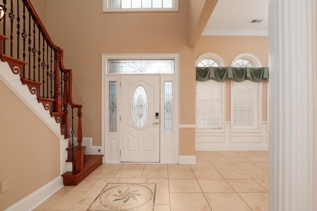 205 Utopiate Ct - Photo 4 of 49