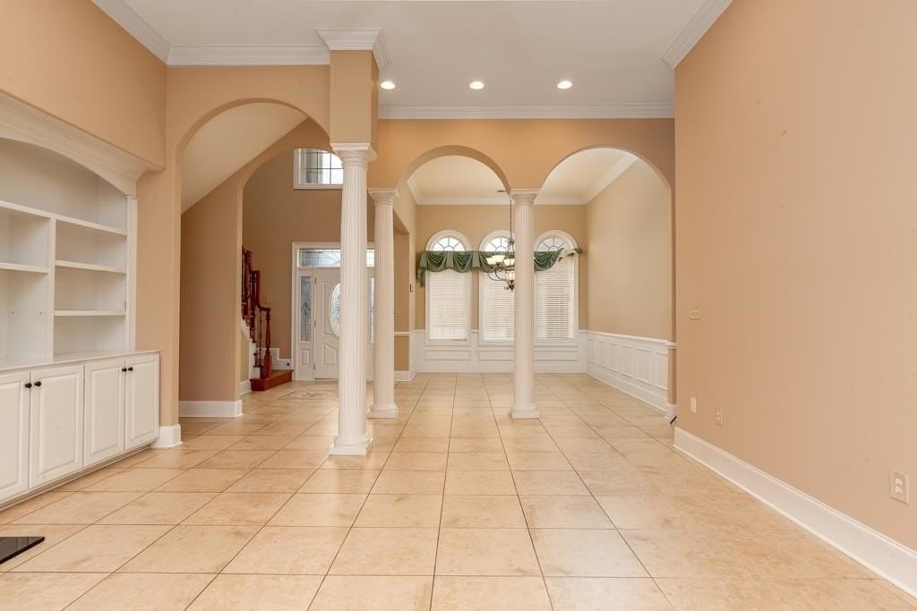 205 Utopiate Ct - Photo 7 of 49