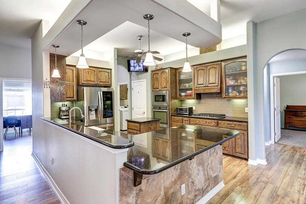 3813 Kangaroo Ct - Photo 3 of 40