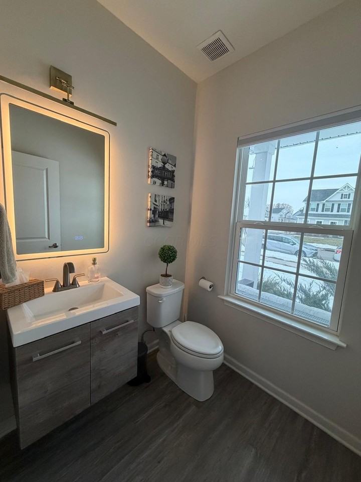 585 Bermuda Way - Photo 5 of 22