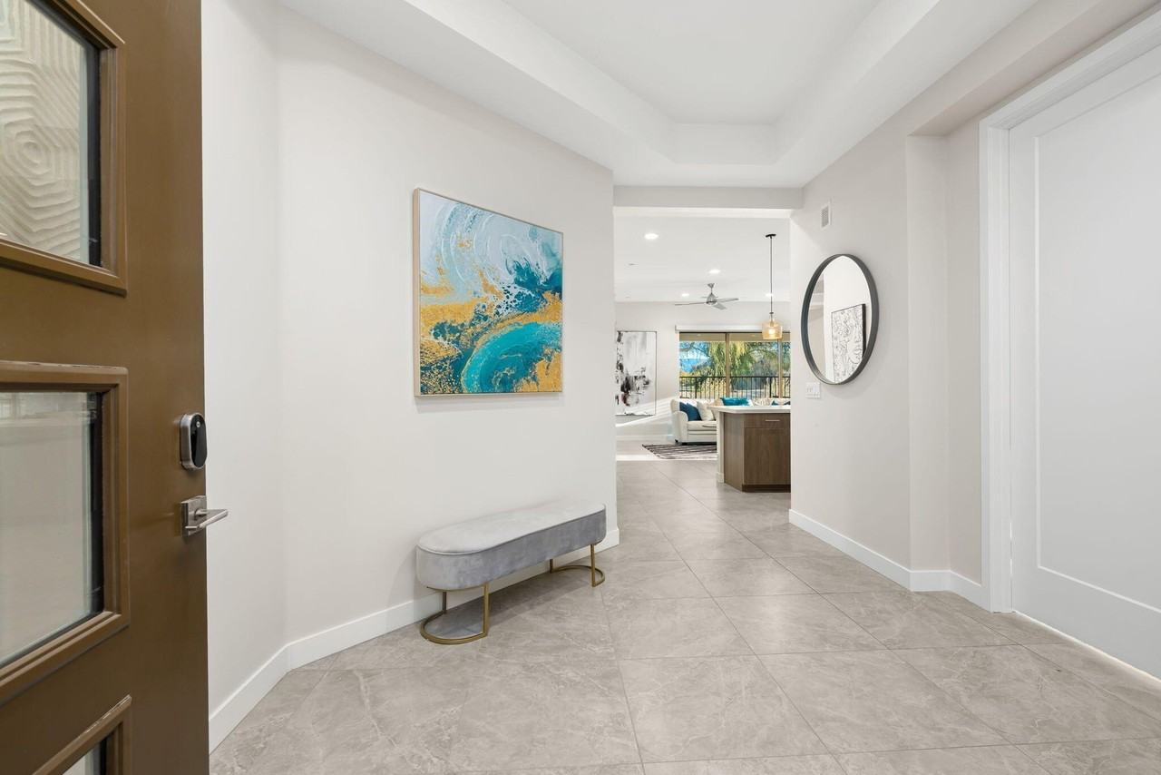 502 Retreat Cir - Photo 3 of 36