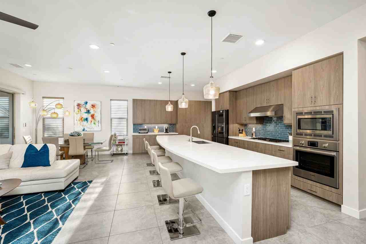 502 Retreat Cir - Photo 4 of 36