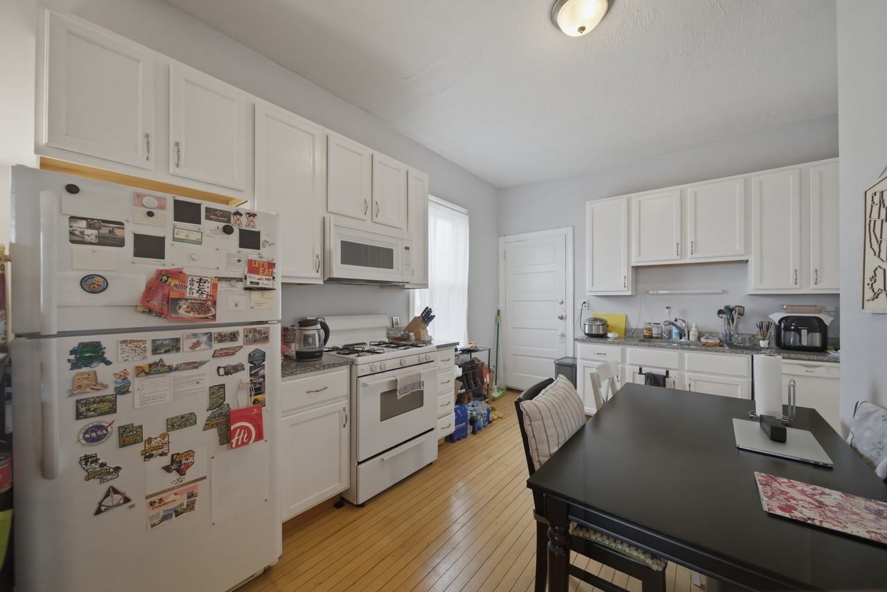 3841 N Bernard St #2R - Photo 3 of 12