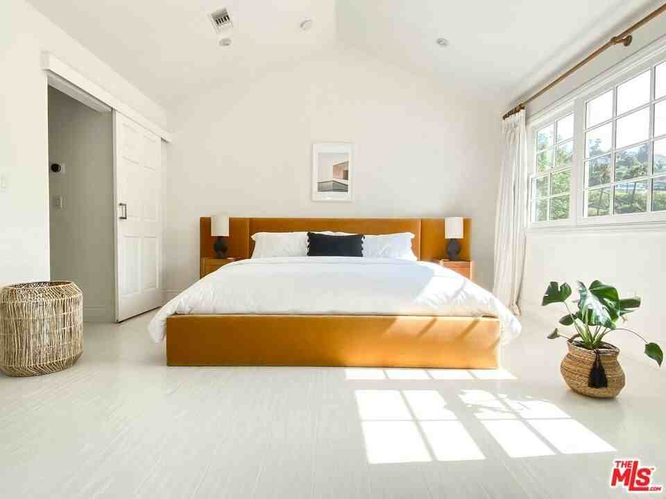 5866 Spring Oak Dr - Photo 2 of 32