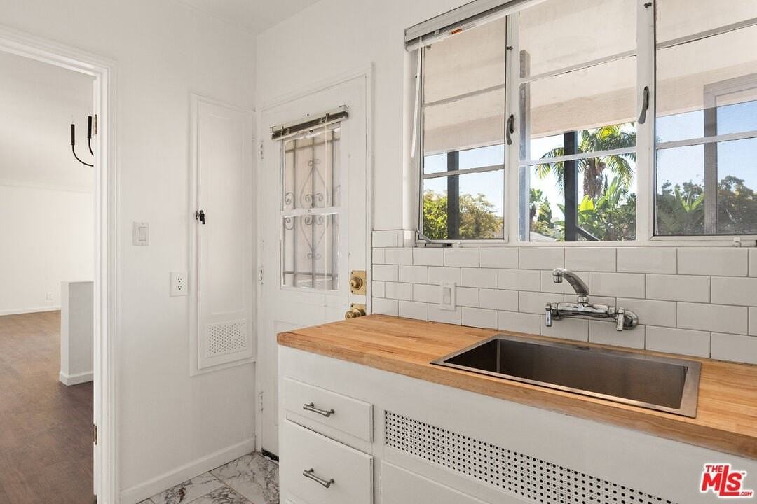 9220 Beverly Blvd Unit 1/2 #1-2 - Photo 7 of 14