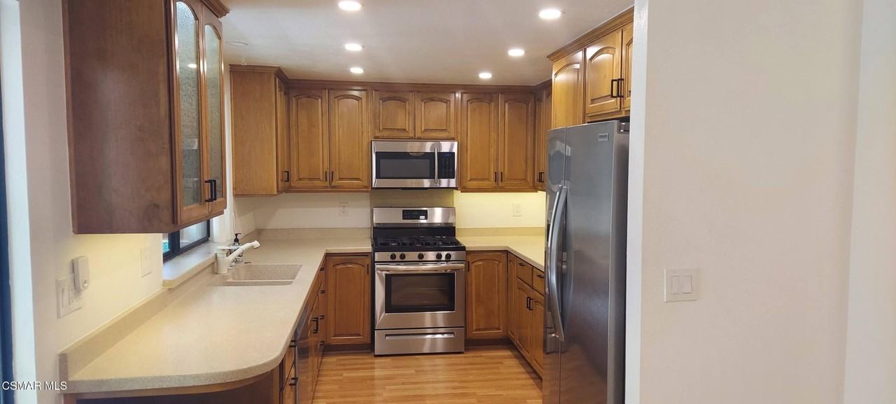 6050 Gitana Ave - Photo 5 of 46