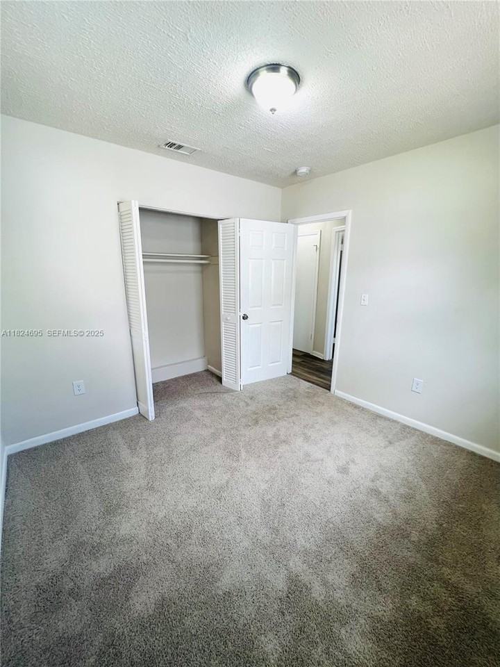 15530 Southwest 295th Terrace - Photo 4 of 21