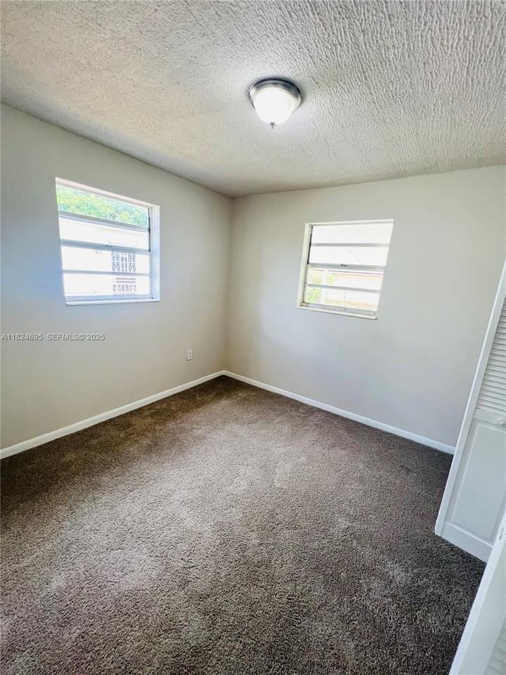 15530 Southwest 295th Terrace - Photo 5 of 21