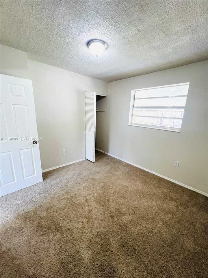 15530 Southwest 295th Terrace - Photo 6 of 21