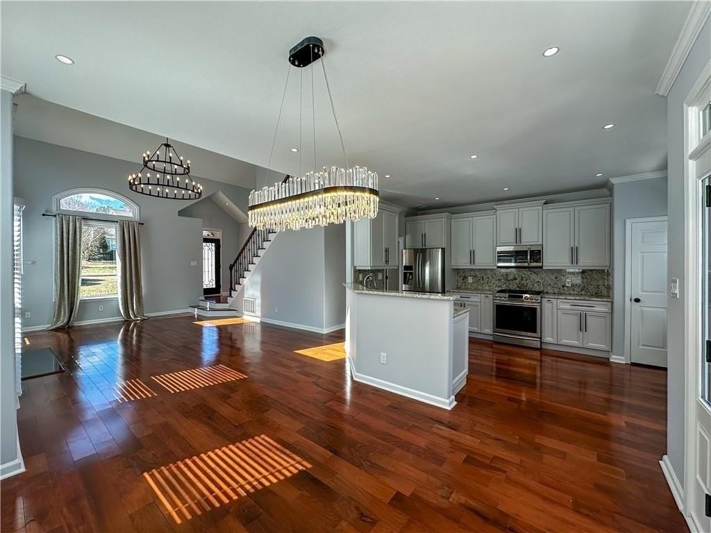 3255 Park Chase - Photo 5 of 25