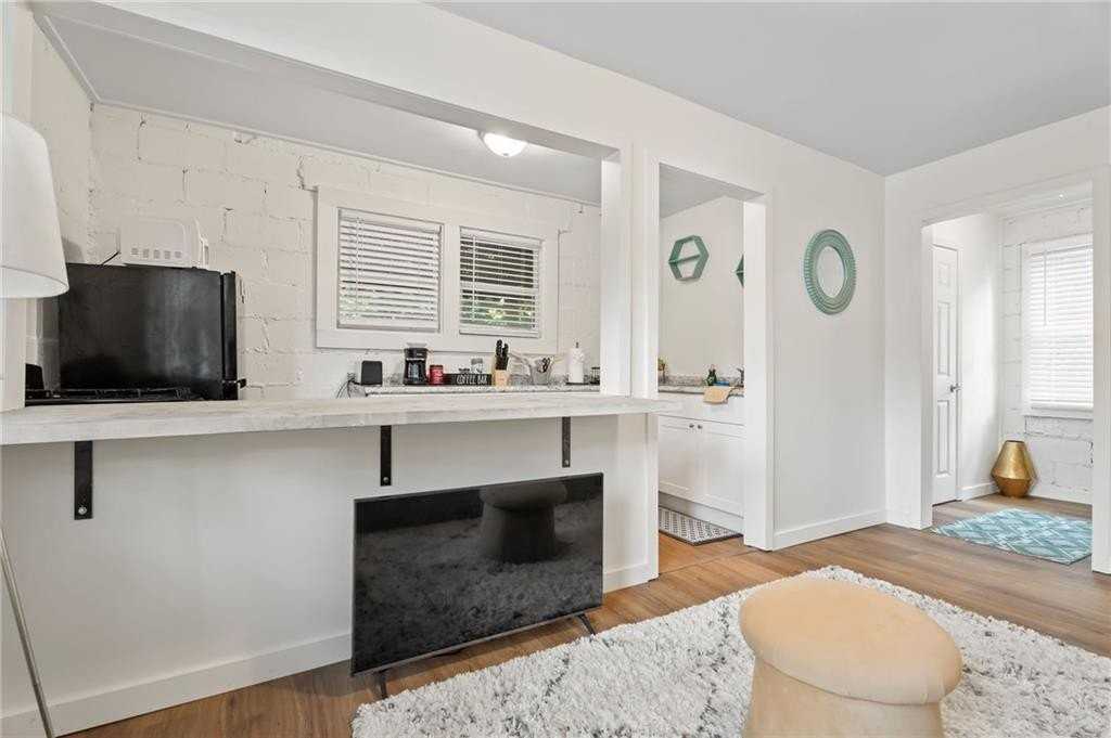 255 Richardson Rd Nw Unit B #B - Photo 2 of 13