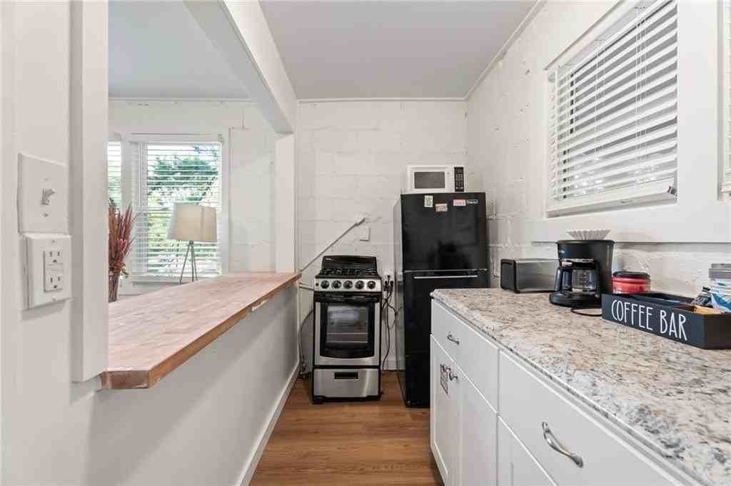 255 Richardson Rd Nw Unit B #B - Photo 3 of 13