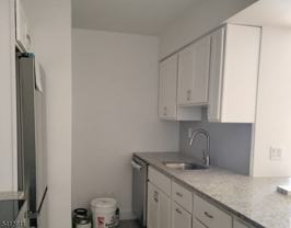 377 S Harrison St #16N - Photo 1 of 1