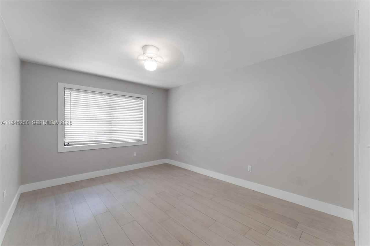 10830 Southwest 72nd Street #14 - Photo 7 of 33