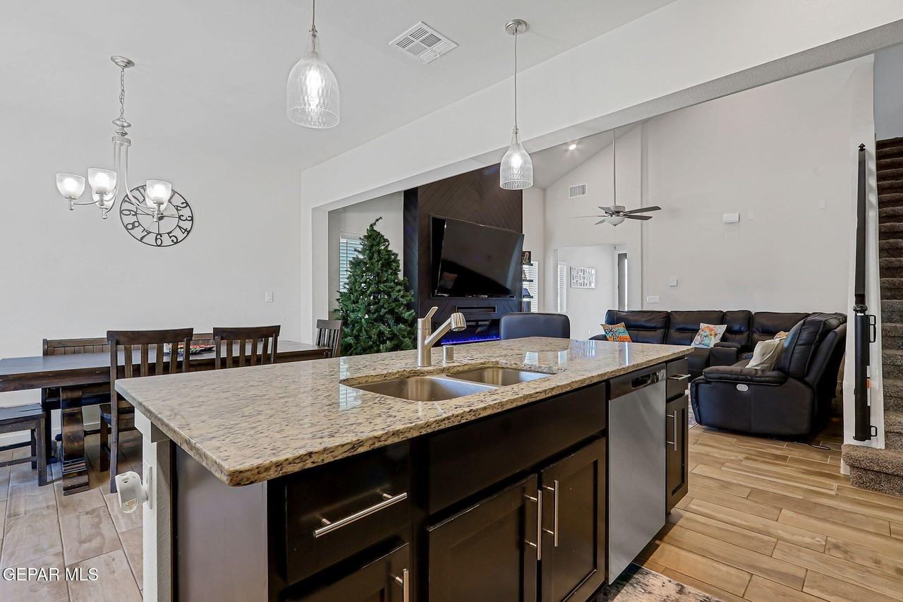 12622 Zollinger Ave - Photo 5 of 20