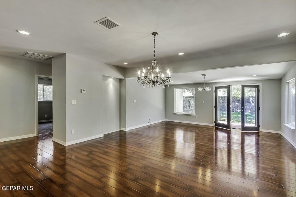 9208 Shaver Dr - Photo 3 of 32