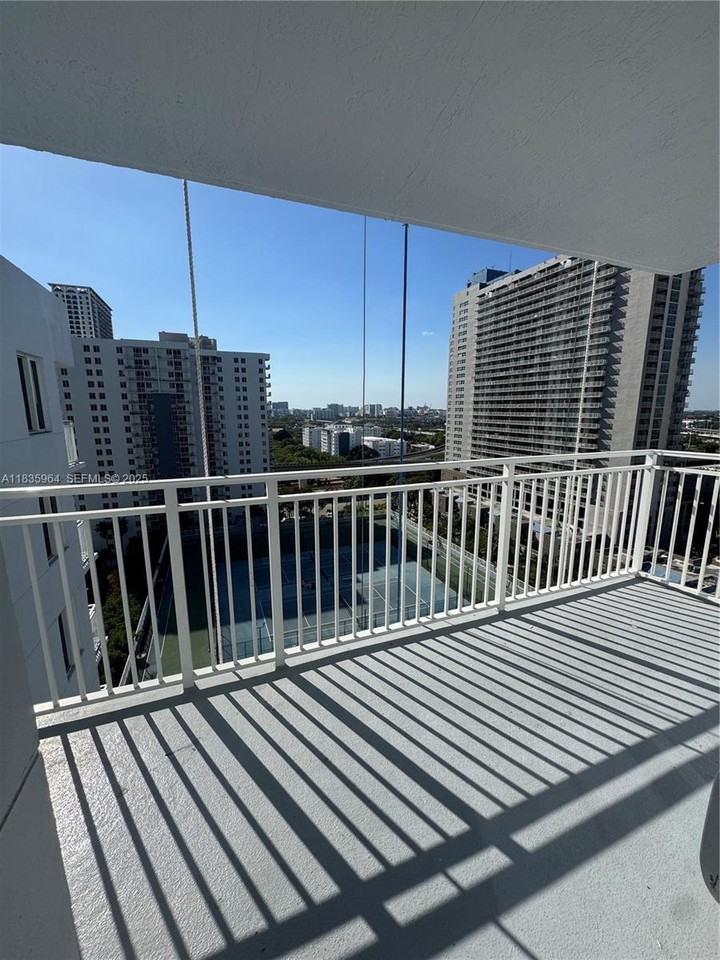 800 North Miami Avenue #E - Photo 3 of 11