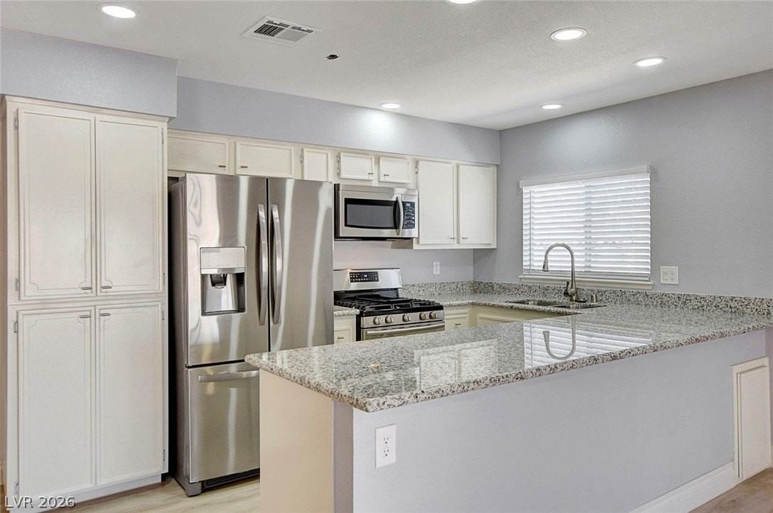 1829 Runningbear Dr - Photo 4 of 38