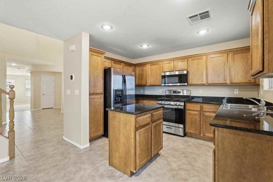 8160 Royal Arches St - Photo 2 of 24