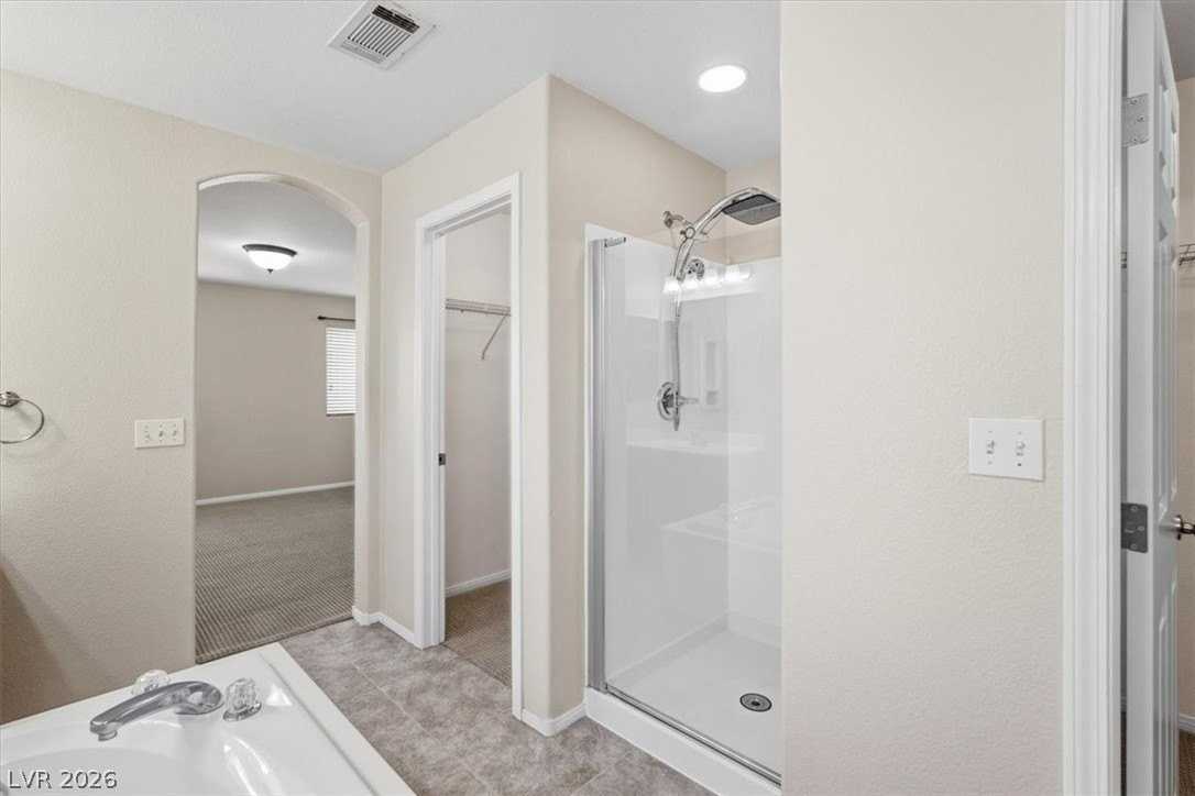 8160 Royal Arches St - Photo 5 of 24