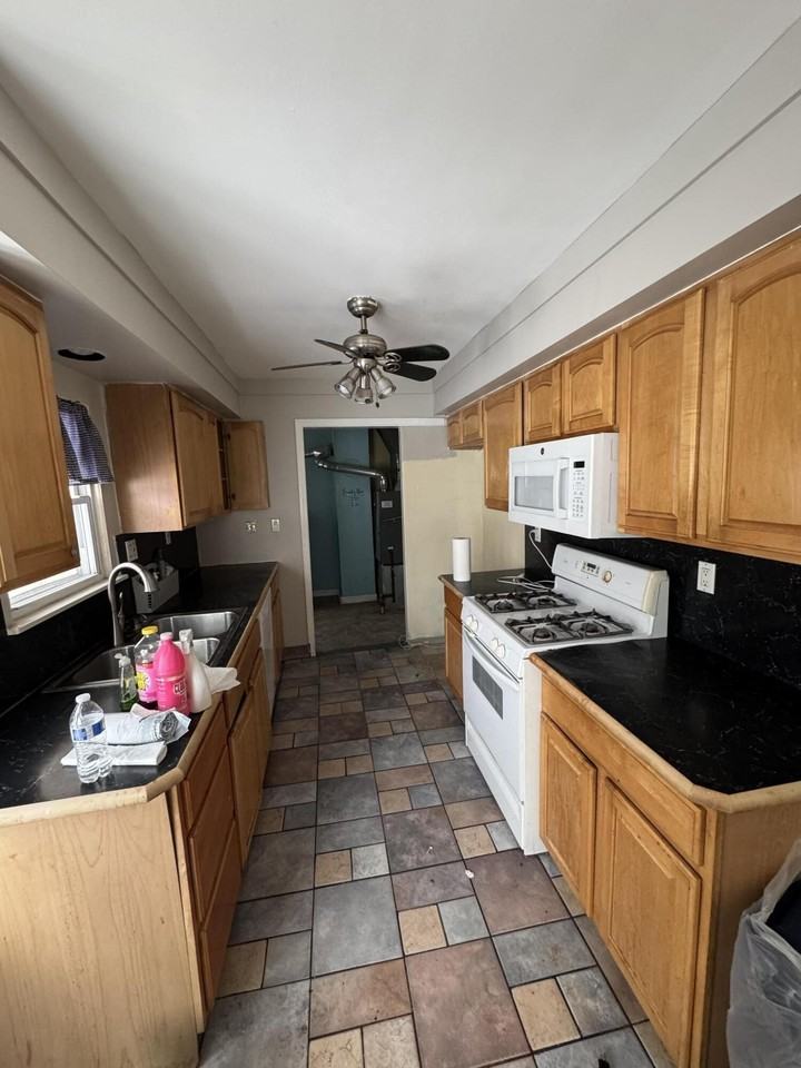 8405 Robindale Ave - Photo 7 of 13