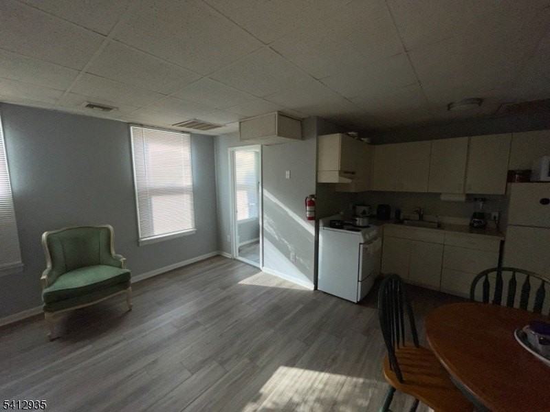 4446 N Sussex St #A - Photo 3 of 8