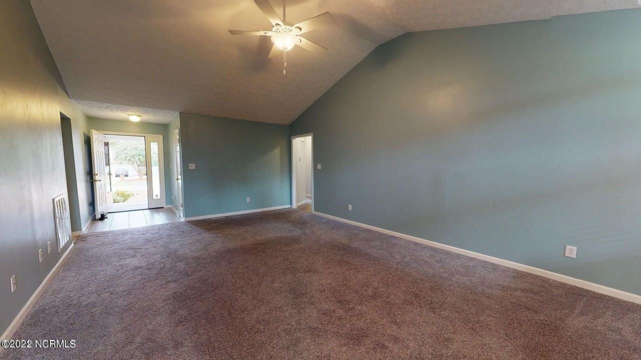 205 Fox Run Rd - Photo 4 of 13