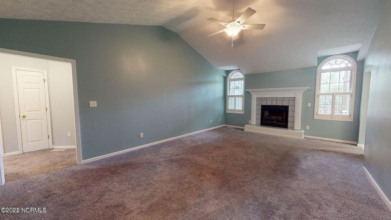 205 Fox Run Rd - Photo 5 of 13