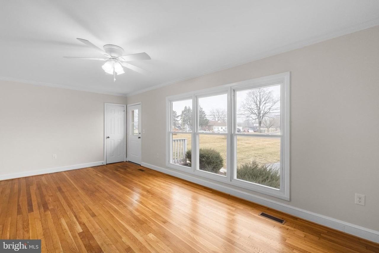 4470 Martinsburg Pike - Photo 7 of 22