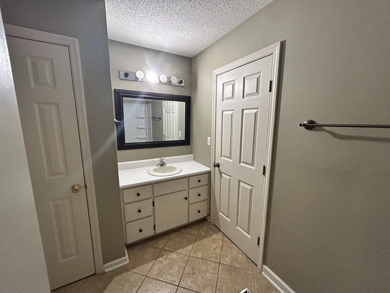 504 Short StreetUnit B #B - Photo 6 of 11