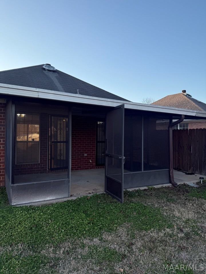 8425 English Oak Loop - Photo 3 of 31