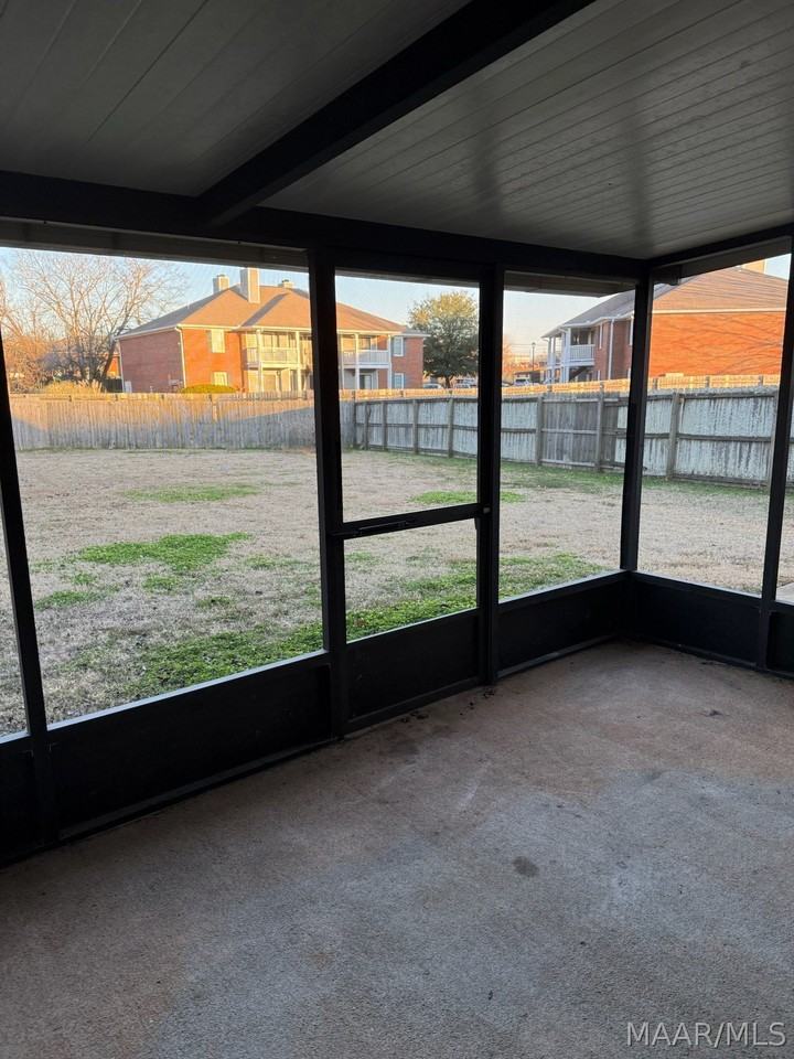 8425 English Oak Loop - Photo 4 of 31