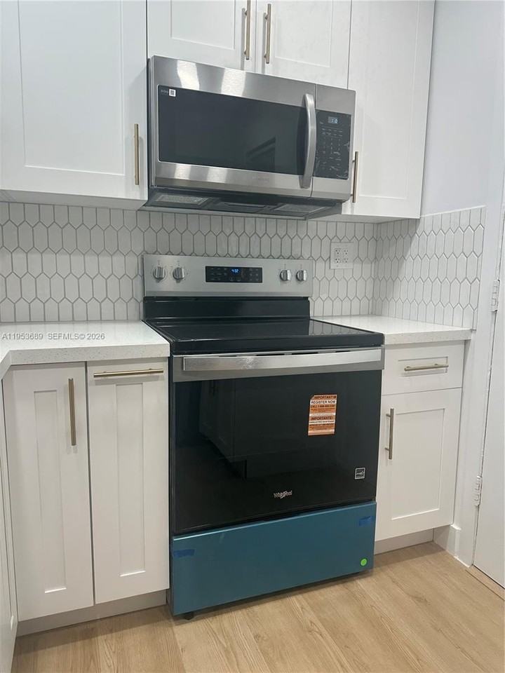 9175 Sw 77th Ave #304 - Photo 6 of 20