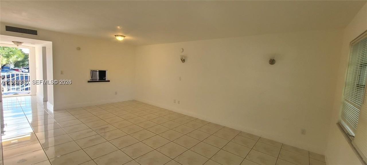 1540 Ne 191st St #207 - Photo 4 of 20