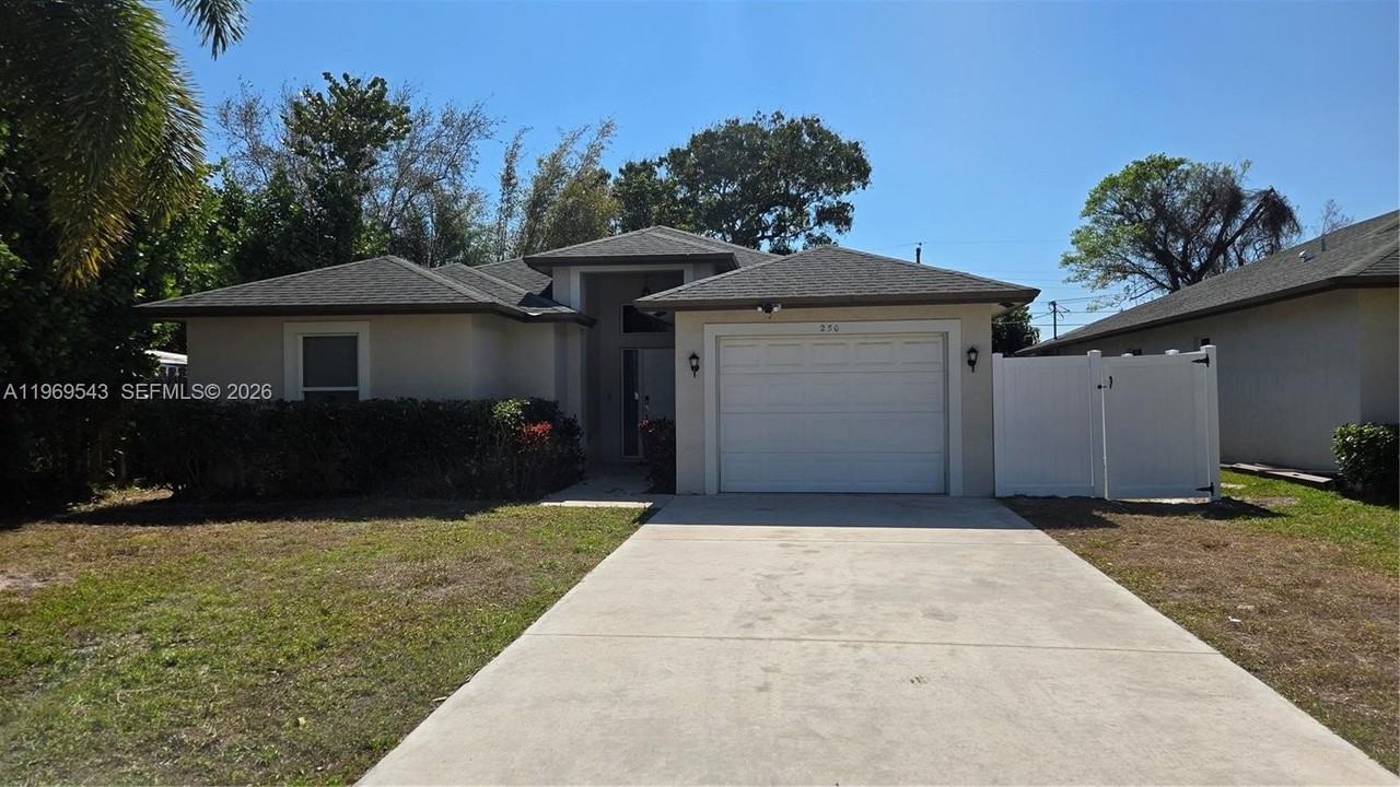 250 Ipswich St - Photo 2 of 33