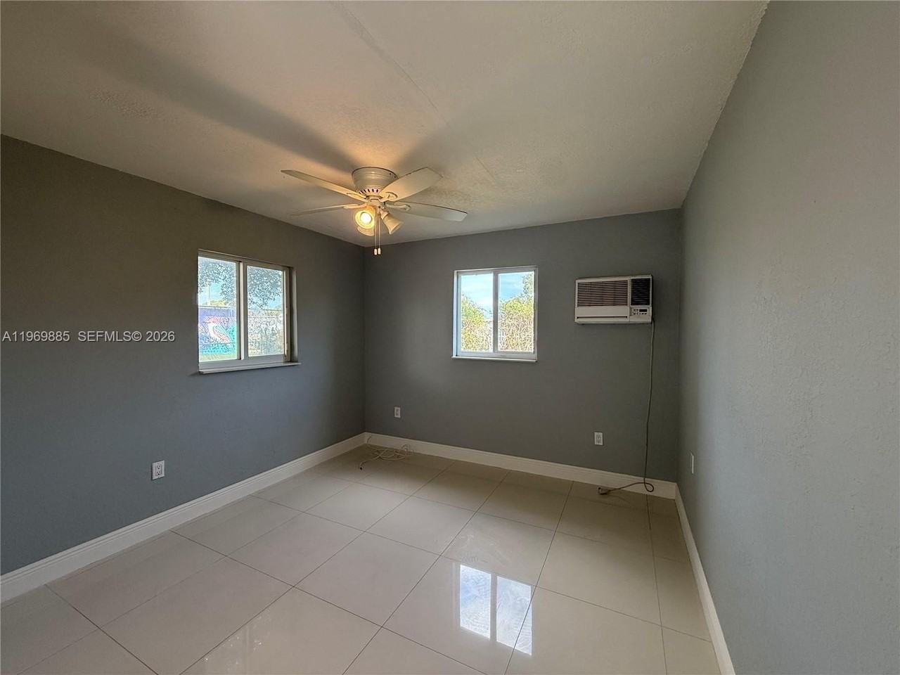 2401 Nw 82nd St #REAR - Photo 6 of 17