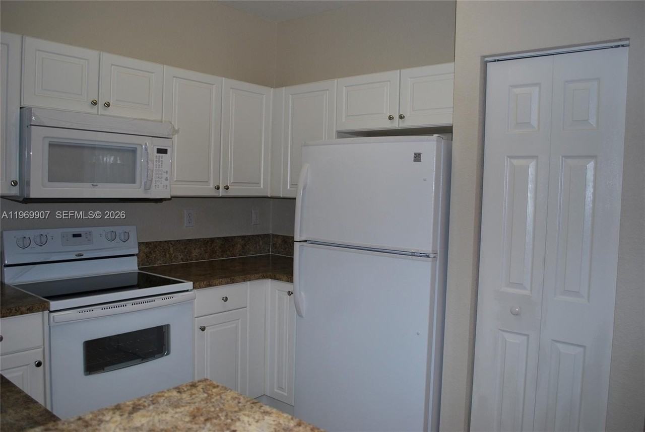 22200 Sw 93rd Pl - Photo 3 of 20