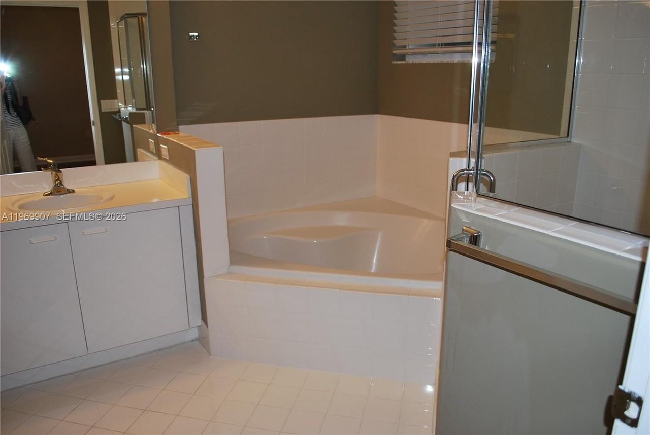 22200 Sw 93rd Pl - Photo 7 of 20