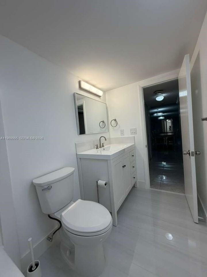 301 Se 3rd St #109 - Photo 5 of 19