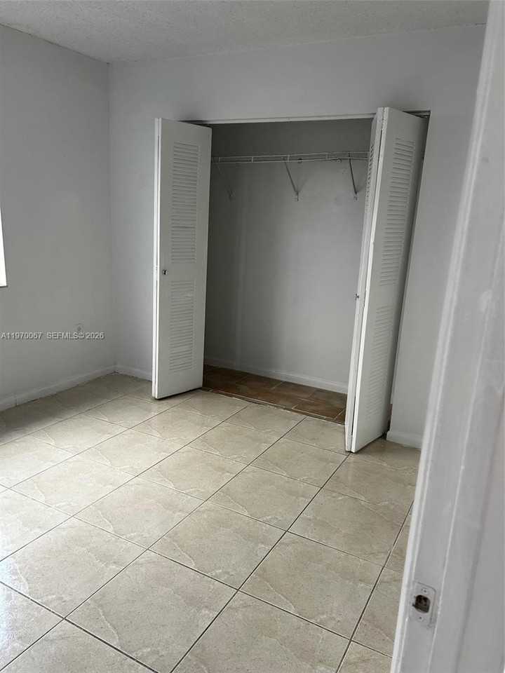 1875 Nw 7th St #8 - Photo 4 of 6