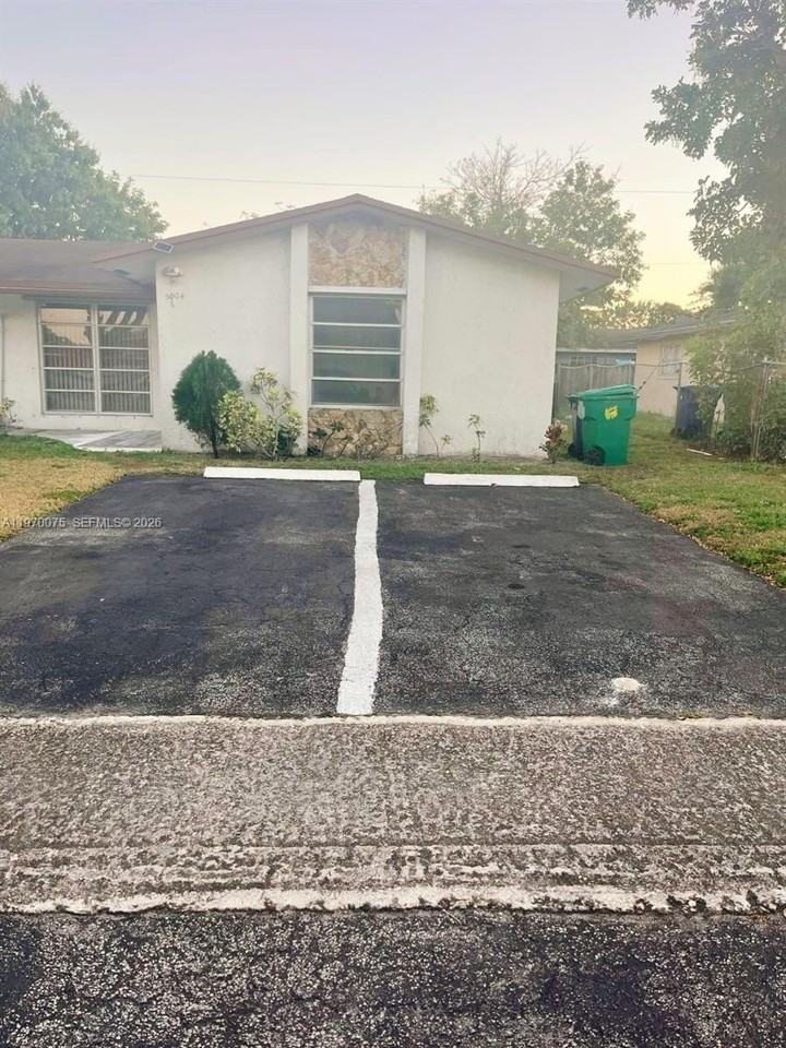 5900 Nw 20th St #0 - Photo 2 of 15