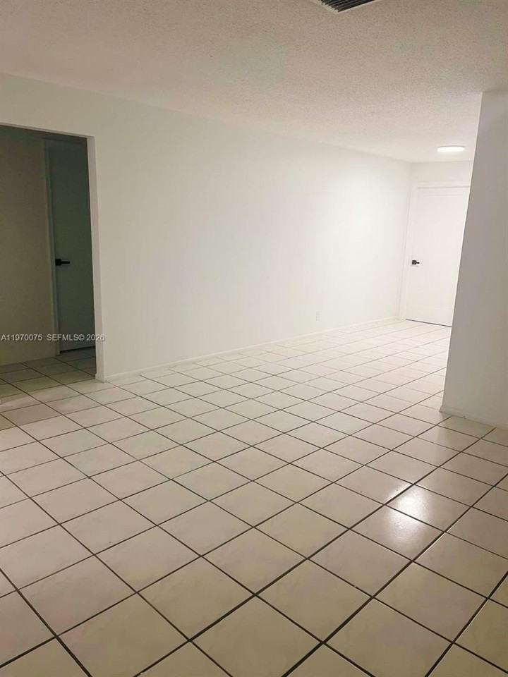 5900 Nw 20th St #0 - Photo 6 of 15